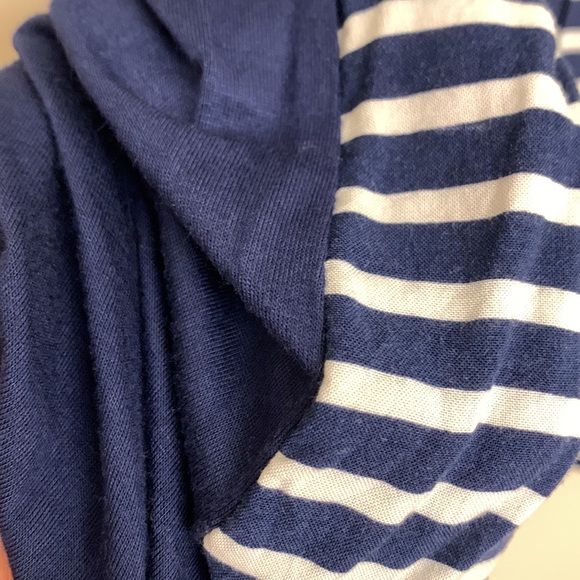 Blue striped sleeveless top - Picture 3 of 12